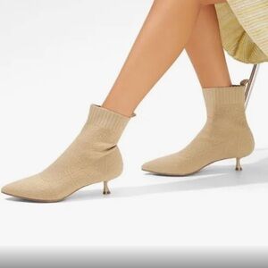 Vivaia Pointed Toe Boot